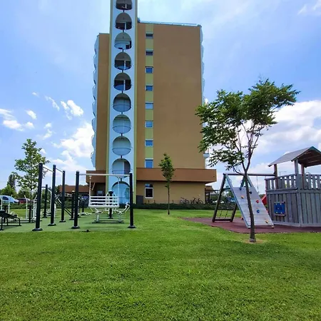 Kiadó Közvetlen Vízparti 1 Szoba, Nappali Minim 2 Ejszakára Apartman *